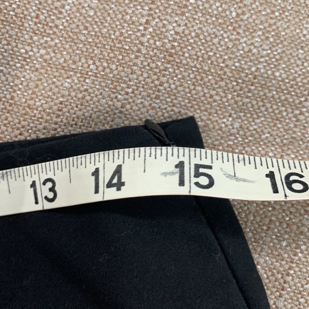 Shorts - Picture 8 of 9